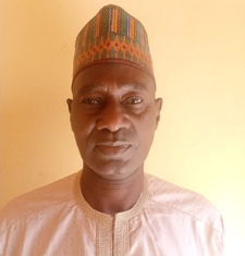 Alh. Adamu Abubakar confers with ESMI fellow